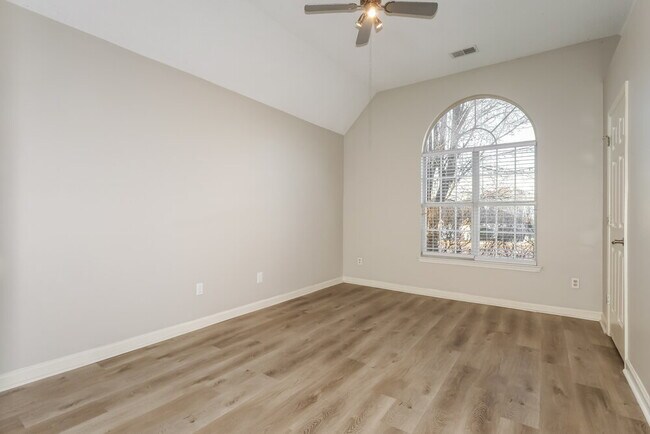 Building Photo - 7643 Shadow Hills Dr