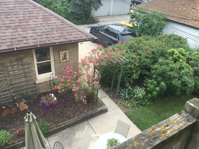 Building Photo - 4538 N Newhall St