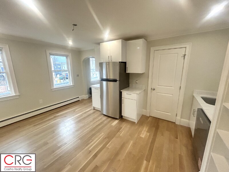 Building Photo - 190 3rd St