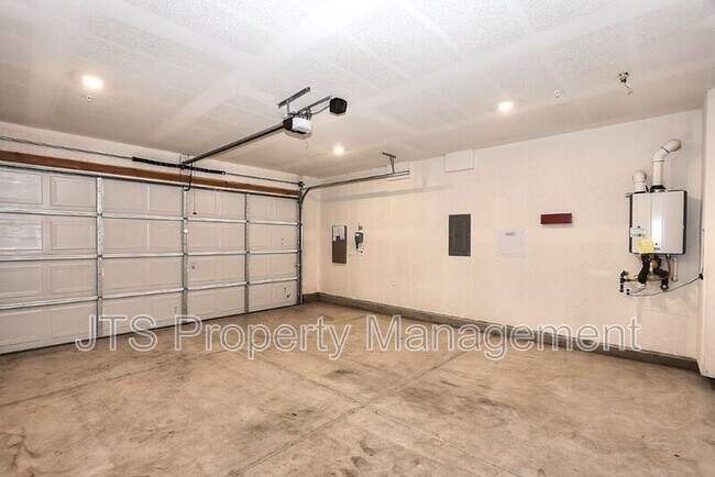Building Photo - 3606 Nuestra Ave