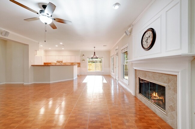 Building Photo - 1165 Mesa Blanca
