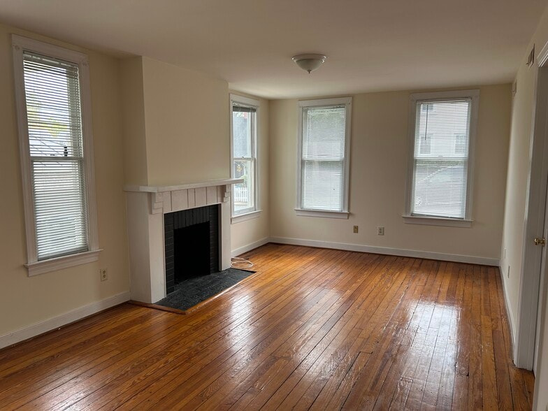 Living room - 505 Hawke St