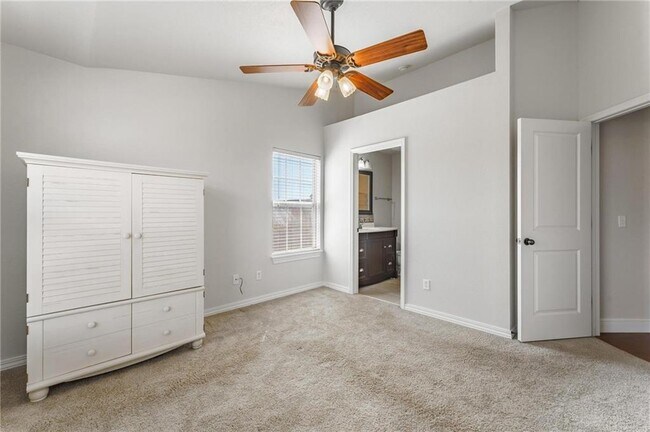 Building Photo - 2851 W Redstone Dr