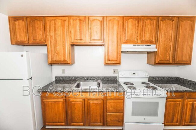 Building Photo - 460 San Marco St