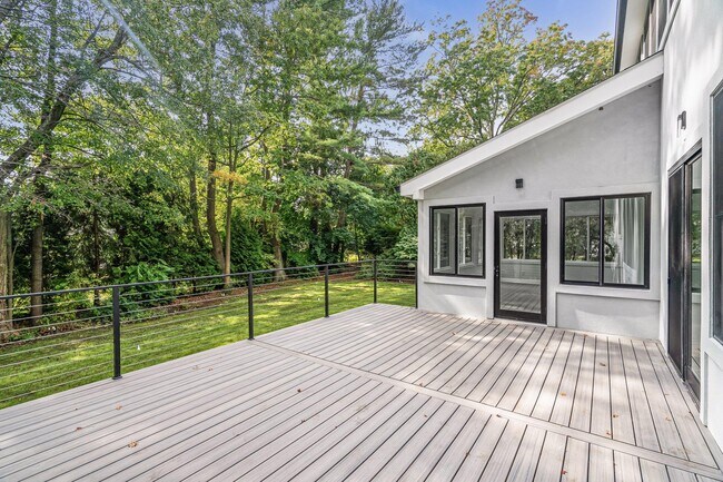 Building Photo - 22 Old Lyme Rd