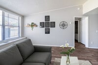 Canyon & Knox Landing - Knoxville TN - Living Roo - Canyon & Knox Landing