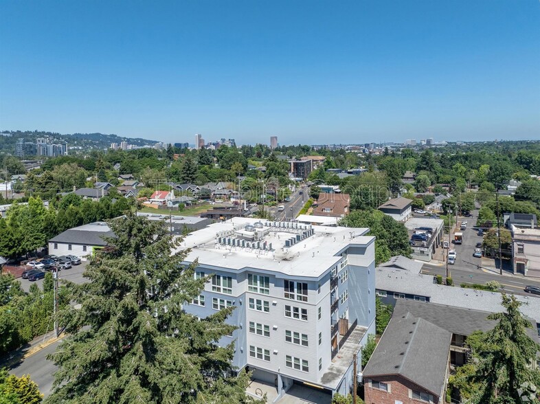 Interior Photo - The Tristan