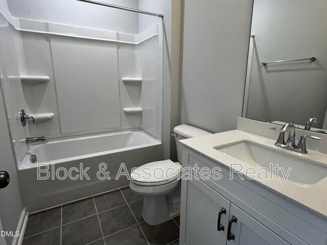 Building Photo - 2819 Carbondale Ct