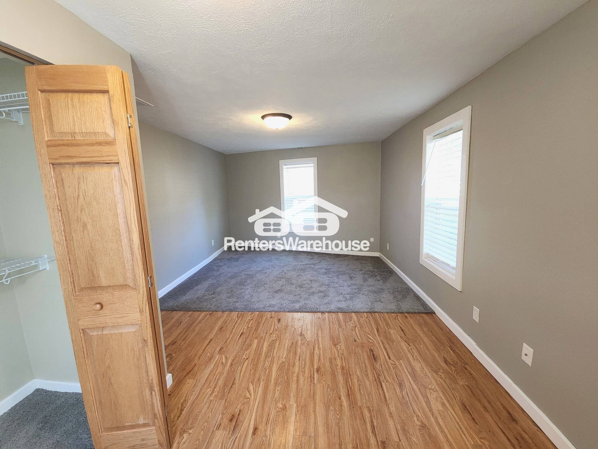 Building Photo - 200 N Vine St