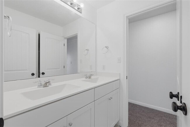 Building Photo - 12900 Cerro Castellan Trace