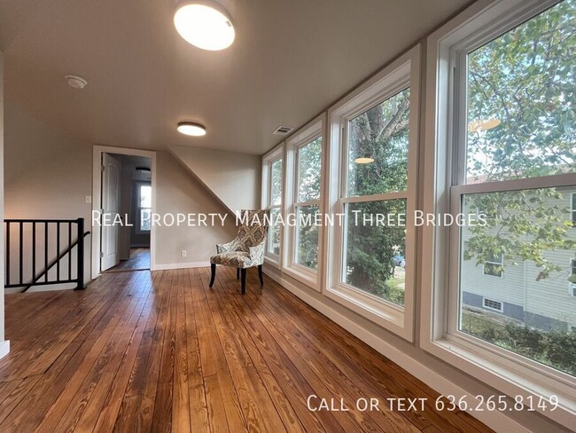 Building Photo - Beautiful Home in Tower Grove South