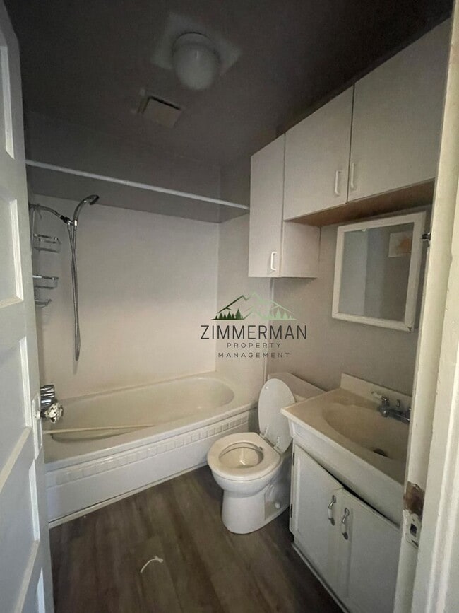 Building Photo - Newberry