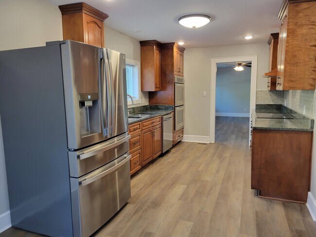Building Photo - 1372 Creech Dr