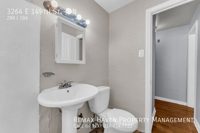 Building Photo - 3264 E 149th St