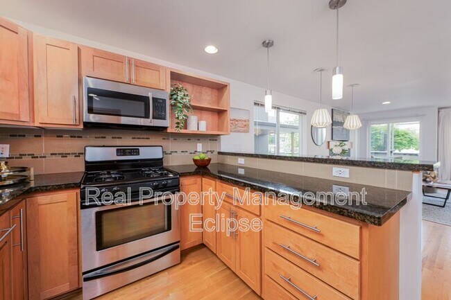 Building Photo - 1145a N 91st St