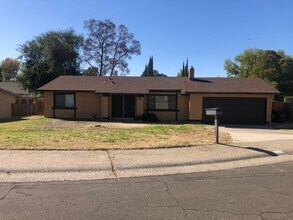 Building Photo - NICE 3 BED HOME IN CITRUS HEIGHTS!! HUGE YARD!!