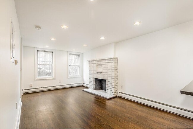 Building Photo - 590 Jersey Ave