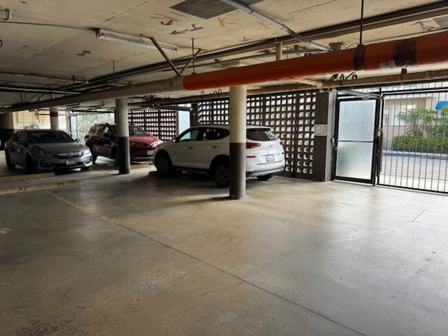 Building Photo - Steps from Alamitos Beach! Modern 1 bed 1 ...