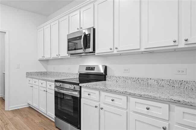 Building Photo - 788 Evergreen Rd