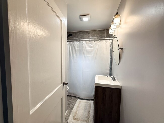 Building Photo - 2515 Camille Dr