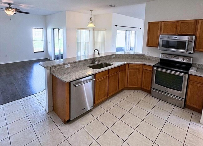 Building Photo - 3637 Weatherfield Dr