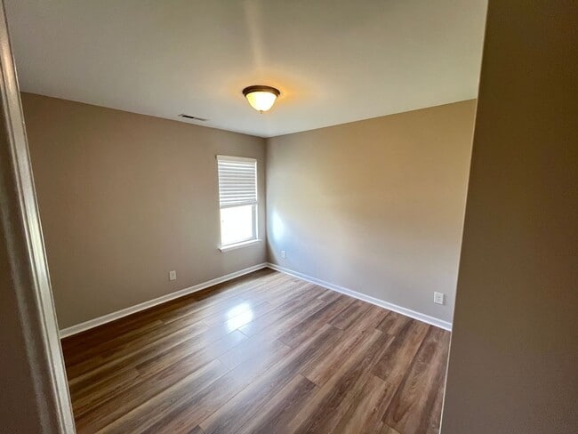 Building Photo - Pet Friendly, Three Bedroom with Bonus Room Home with Garage in Longs is Available Now!