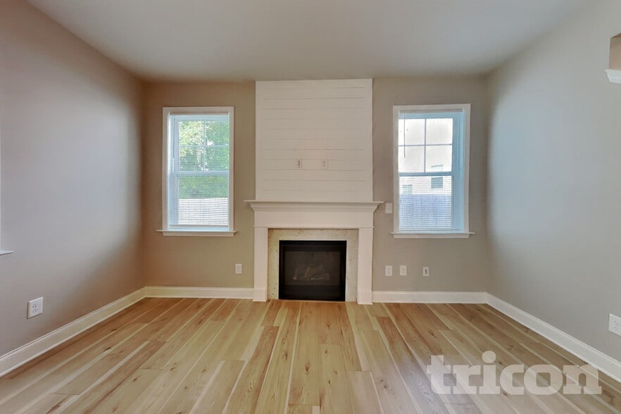 Building Photo - 165 Lynnridge Dr
