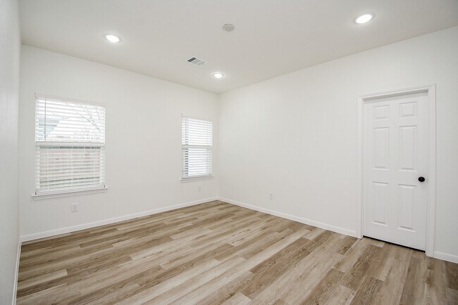 Building Photo - 2139 Counter Point Dr