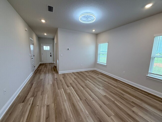 Building Photo - 28073 Hallow Trl