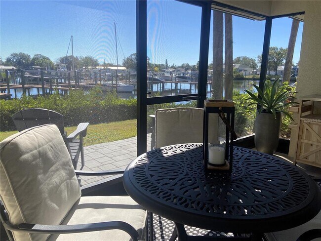 Building Photo - 646 Yardarm Dr