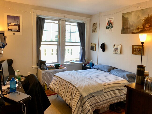 Building Photo - 76 Babcock St