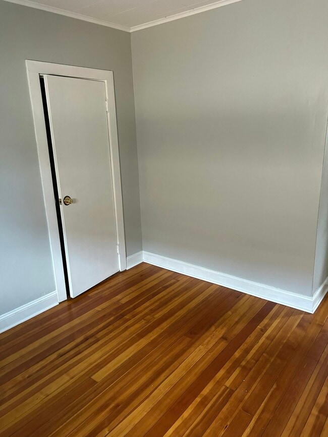 Building Photo - 325 Daggett Avenue, Unit 1