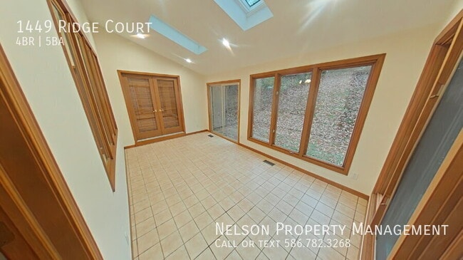 Building Photo - 1449 Ridge Ct