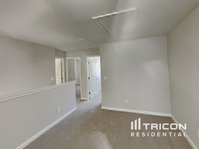 Building Photo - 409 Riverwood Ct