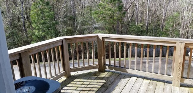 Building Photo - 300 Sea Knight Ln