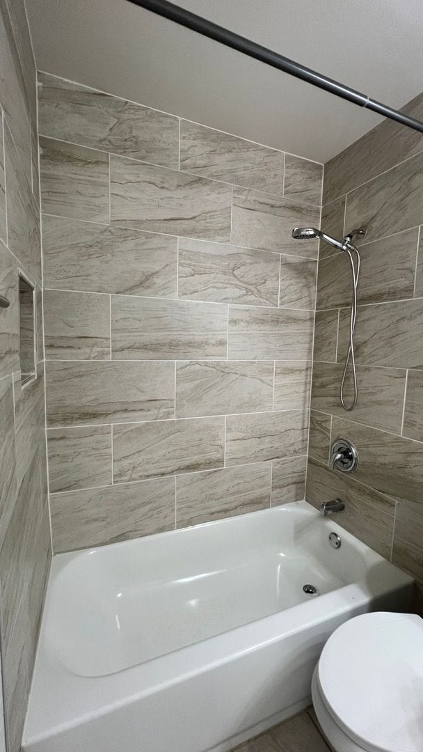 Building Photo - Newly Remodeled and Spacious 3 bedroom 1 b...