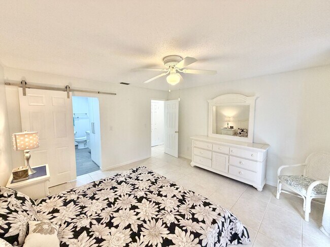 Building Photo - ** GLADES COUNTRY CLUB ** 2 BED / 2 BATH - VILLA - BUNDLED GOLF MEMBERSHIP - ANNUAL RENTAL