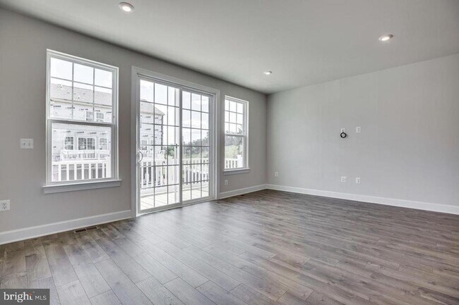 Building Photo - 6051 Camerons Ferry Dr