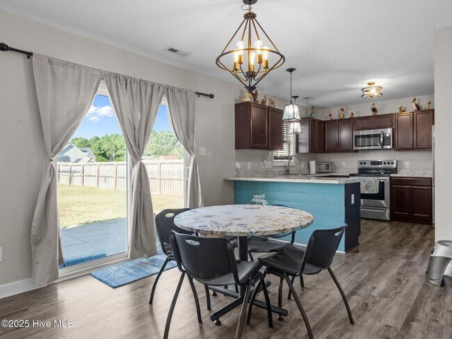 Building Photo - 216 Shell Rock Landing Rd