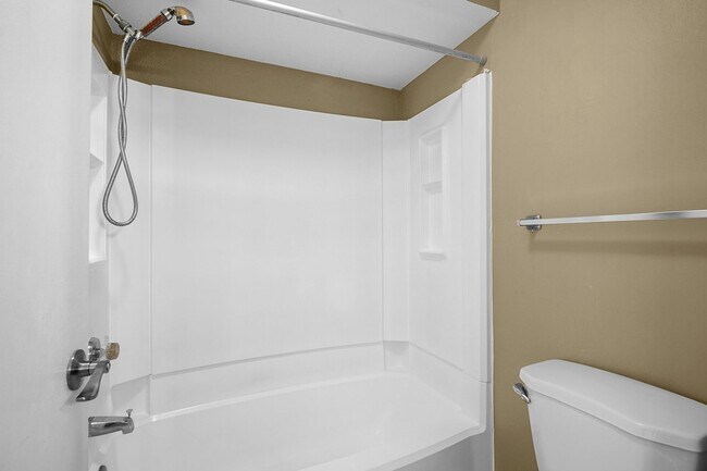 Building Photo - Affordable 2 bedroom 2 bathroom Condo in Fort Myers