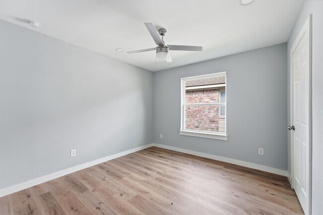 Building Photo - 25414 Barmby Dr