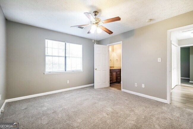 Building Photo - 2090 Pintail Cove