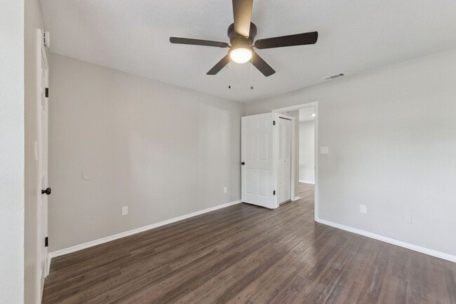 Building Photo - Newly Renovated Ground Floor Condo in Gated Altamonte Springs Community!