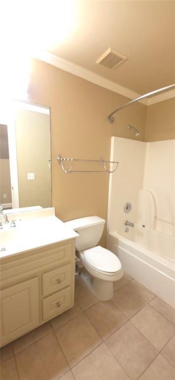 Building Photo - 606 Lakeshore Ct