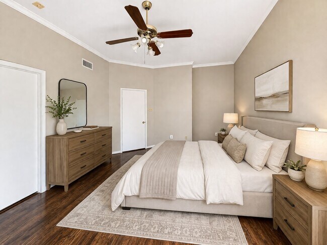 Building Photo - 7142 River Garden Dr