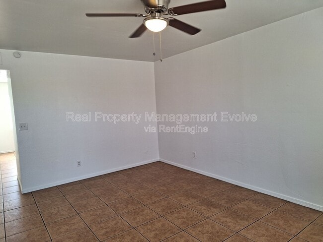 Building Photo - 3059 W Acapulco Ln
