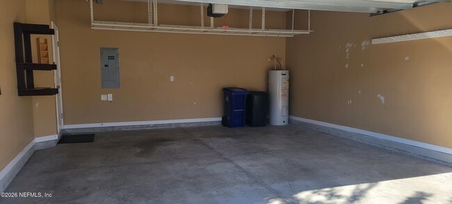 Building Photo - 496 Walnut Dr