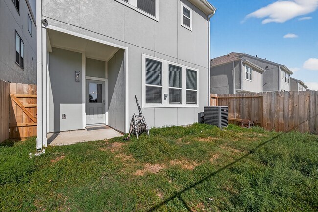 Building Photo - 3223 Cedar Dawn Ln