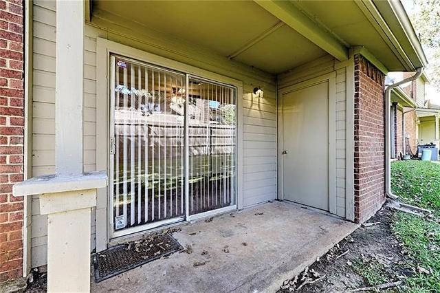 Building Photo - 1473 Meadowood Village Dr