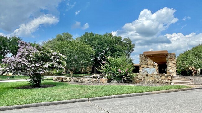 Building Photo - 8403 Silver Lure Dr
